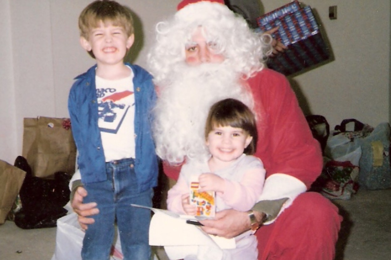 one_of_few_pics_of_alan_as_santa_1986_csf6